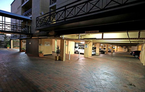 Aurora Alice Springs - Holiday Sunshine Coast 1