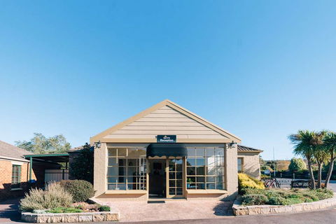 Country Club Villas - Sunshine Coast Tourism 1