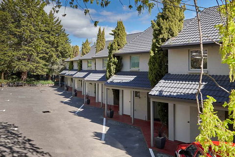 Elphin Villas - Holiday Sunshine Coast 0