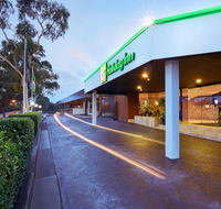 Holiday Inn Warwick Farm - Holiday Sunshine Coast