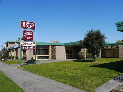 Midtown Motor Inn - Holiday Sunshine Coast 0