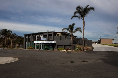 Rivers Inn Motel - Sunshine Coast Tourism 0