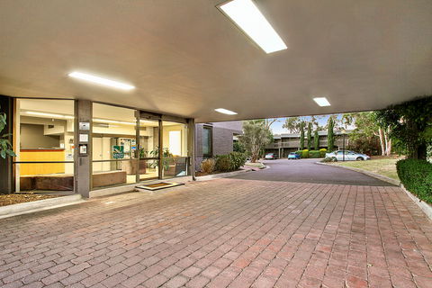 Knox International Hotel - Holiday Sunshine Coast 0