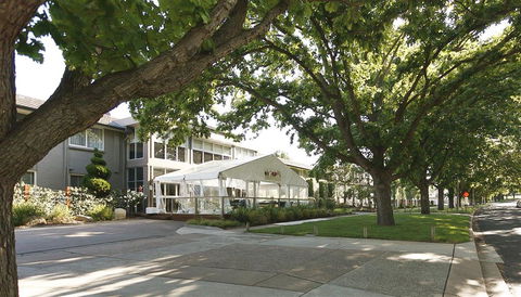 Forrest Hotel & Apartments - Holiday Sunshine Coast 0