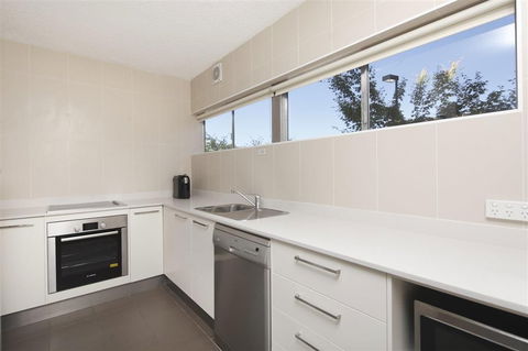 Forrest Hotel & Apartments - Holiday Sunshine Coast 1