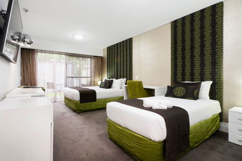 City Golf Club Motel - Sunshine Coast Tourism 1