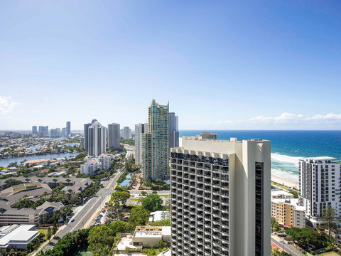 Mantra Crown Towers Surfers Paradise - Holiday Sunshine Coast 2
