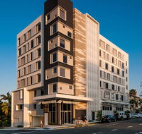 Woodroffe Hotel Gold Coast - Holiday Sunshine Coast