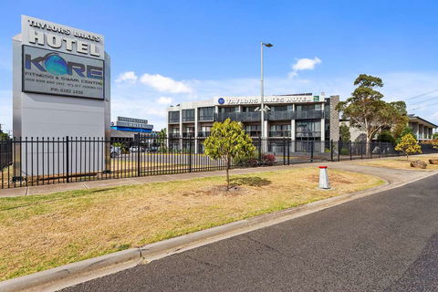 Quality Inn Taylors Lakes Motel - Sunshine Coast Tourism 0
