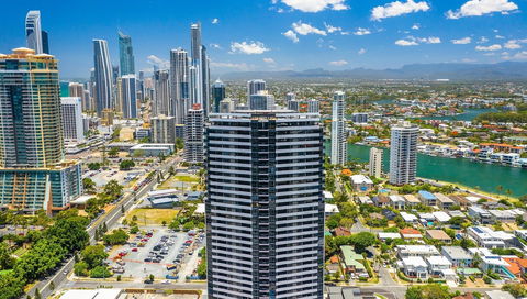 Arise Ruby Gold Coast - Holiday Sunshine Coast 1