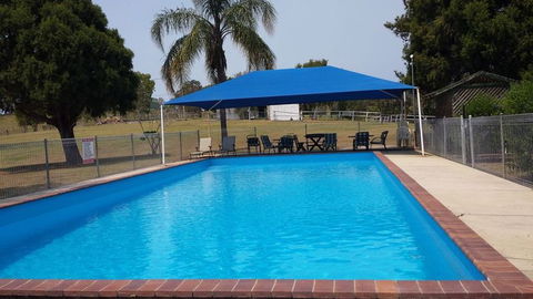 Jacaranda Motor Lodge - Holiday Sunshine Coast 2