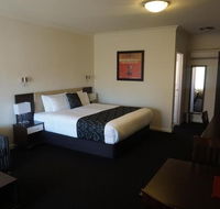 Charles Sturt Suites - Holiday Sunshine Coast