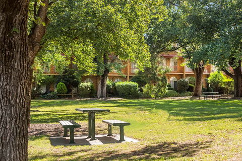 Best Western Cathedral Motor Inn - Holiday Sunshine Coast 2