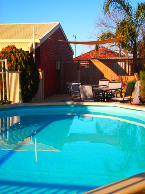 Riverland Motel - Sunshine Coast Tourism 2