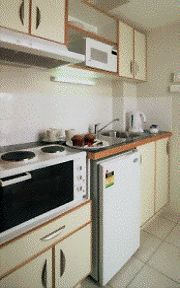 Astor Metropole & Apartment - Holiday Sunshine Coast 1