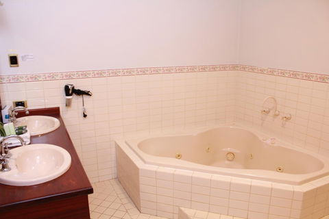 Margaret River Motel - Holiday Sunshine Coast 7