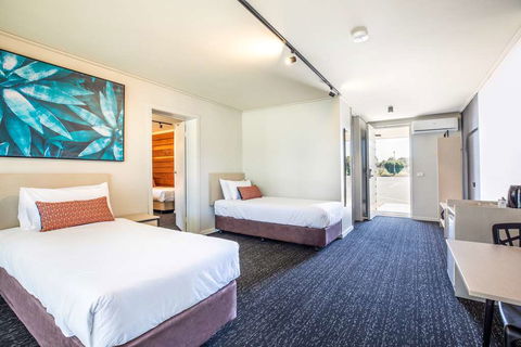 Nightcap At Gateway Hotel - Sunshine Coast Tourism 2