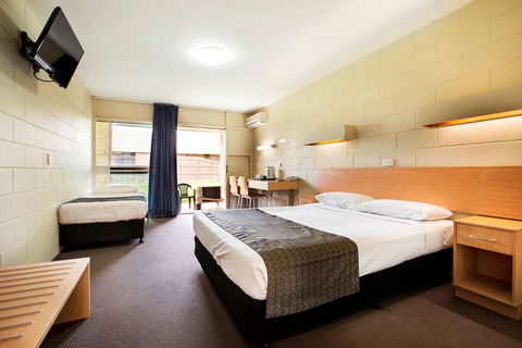 Dalrymple Motel - Sunshine Coast Tourism 2