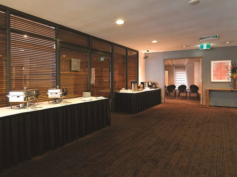 Adina Apartment Hotel Sydney Town Hall - Holiday Sunshine Coast 13