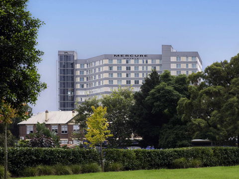 Mercure Sydney Bankstown - Holiday Sunshine Coast 1