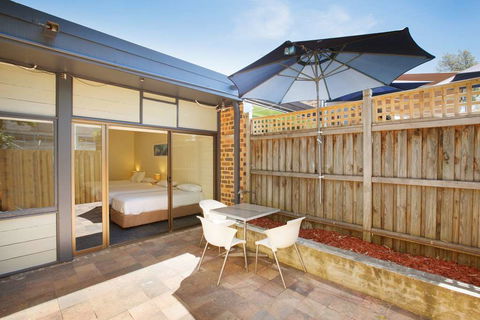 Nightcap At High Flyer Hotel - Holiday Sunshine Coast 8