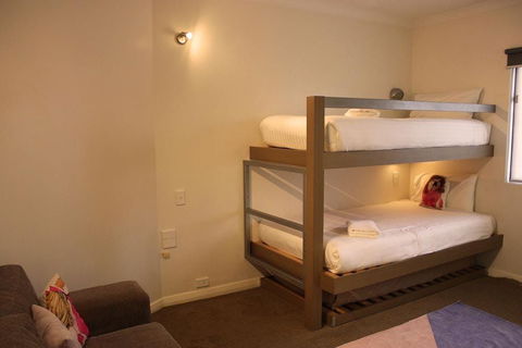 Swan Hill Resort - Sunshine Coast Tourism 11