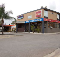 Nightcap at Playford Tavern - Holiday Sunshine Coast