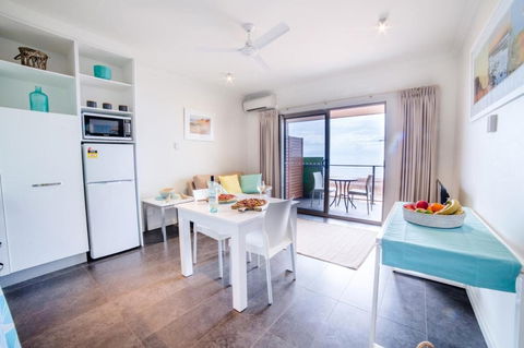 Onslow Beach Resort - Sunshine Coast Tourism 7