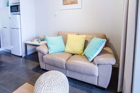 Onslow Beach Resort - Sunshine Coast Tourism 9
