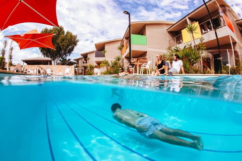Onslow Beach Resort - Sunshine Coast Tourism 14