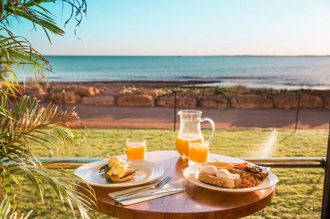 Onslow Beach Resort - Sunshine Coast Tourism 17