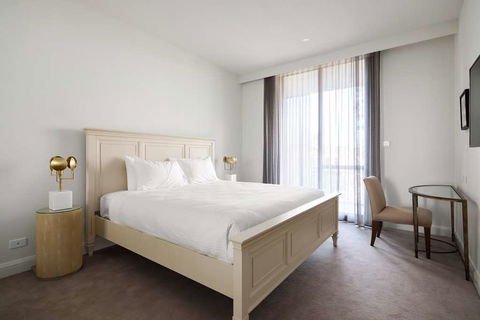 Knightsbridge Canberra - Holiday Sunshine Coast 6