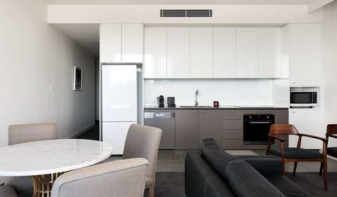 Knightsbridge Canberra - Holiday Sunshine Coast 8