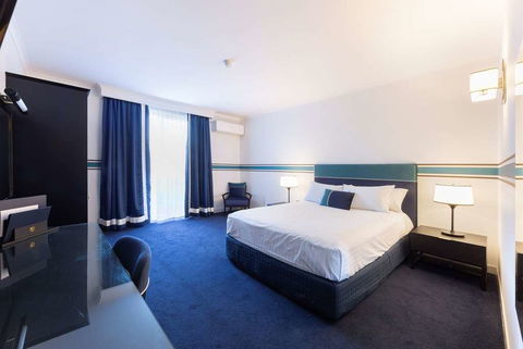Ramada By Wyndham Diplomat Canberra - Holiday Sunshine Coast 3