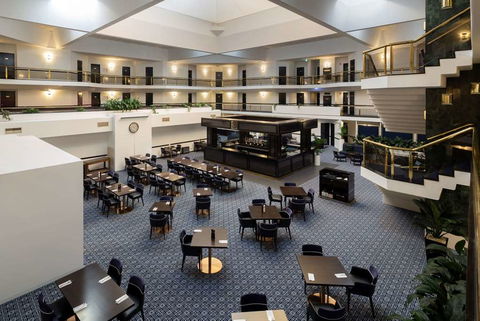 Ramada By Wyndham Diplomat Canberra - Holiday Sunshine Coast 12