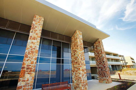 Wyndham Resort Torquay - Sunshine Coast Tourism 0