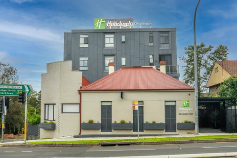 Holiday Inn Stes Parramatta Mar - Sunshine Coast Tourism 1