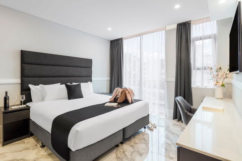 Holiday Inn Stes Parramatta Mar - Sunshine Coast Tourism 6