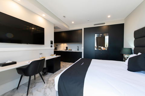 Holiday Inn Stes Parramatta Mar - Sunshine Coast Tourism 10