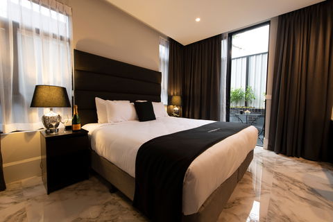 Holiday Inn Stes Parramatta Mar - Sunshine Coast Tourism 12