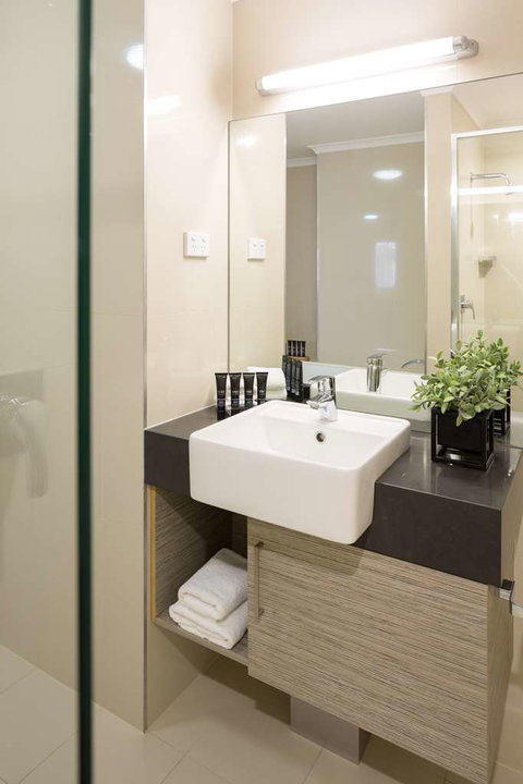 H on Smith Hotel - Sunshine Coast Tourism 7