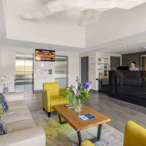 H on Mitchell Apartment Hotel - Sunshine Coast Tourism 0