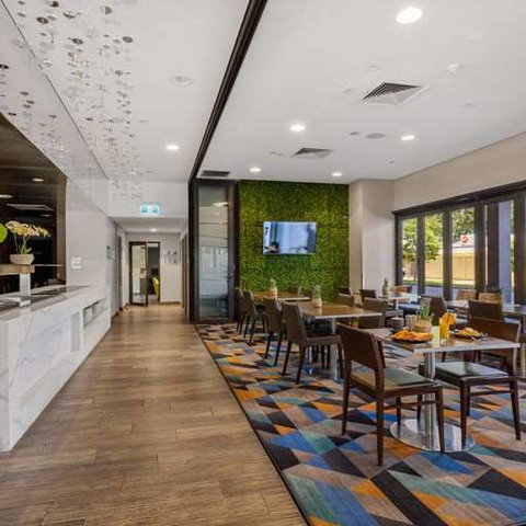 H on Mitchell Apartment Hotel - Sunshine Coast Tourism 7