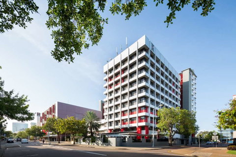 H on Smith Hotel - Sunshine Coast Tourism 1