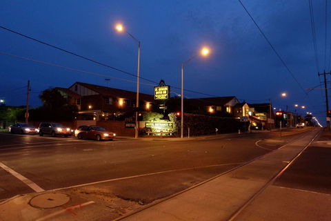 St Georges Motor Inn - Sunshine Coast Tourism 1