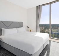 Meriton Suites George St - Holiday Sunshine Coast