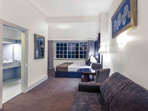 Mercure Monte Pio Hotel & Conference Ctr - Sunshine Coast Tourism 2
