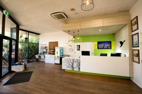 Contour Hotel - Holiday Sunshine Coast 1