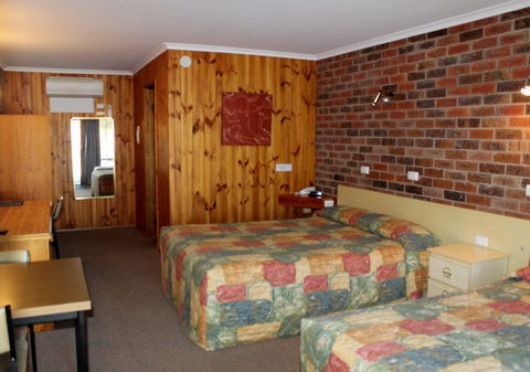 Riverland Motel - Holiday Sunshine Coast 1