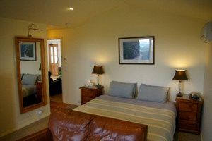 Southern Anchorage Retreat - Sunshine Coast Tourism 1